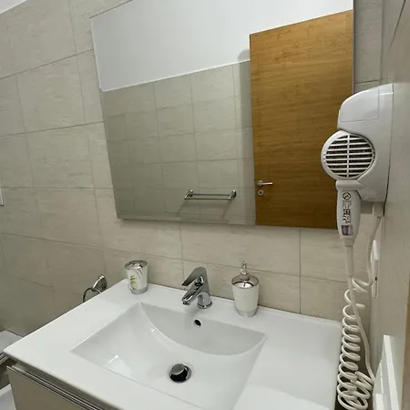 Carpentry Bed & Breakfast